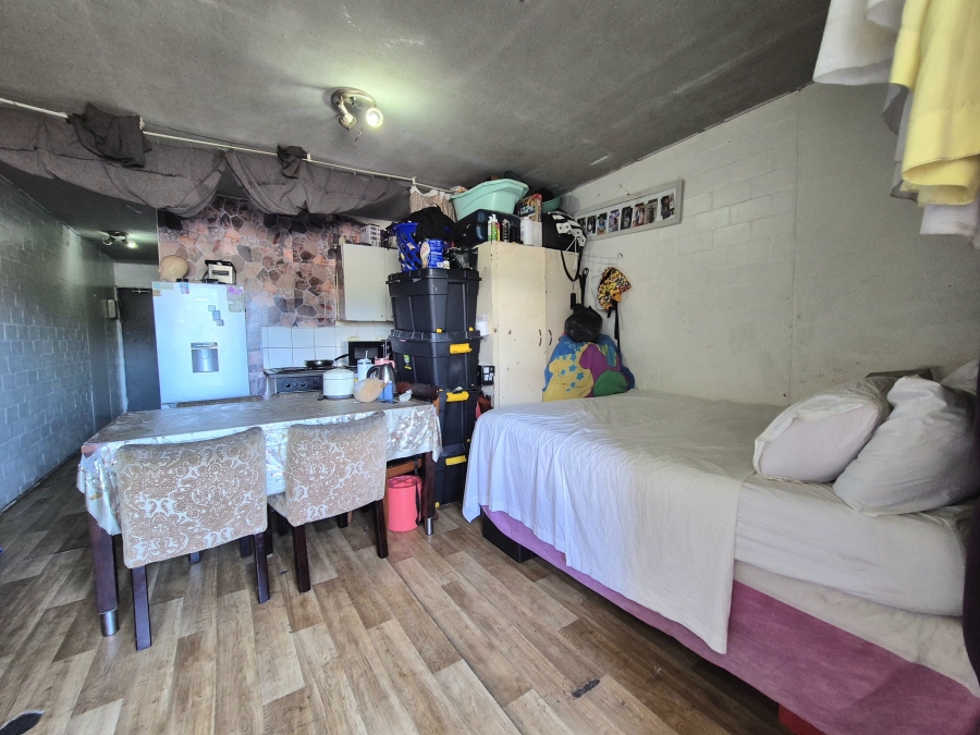 1 Bedroom Property for Sale in Wynberg Western Cape